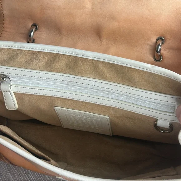 Vintage Coach Soho Vachetta Leather Top Handle Bag Classic Buckle Detail